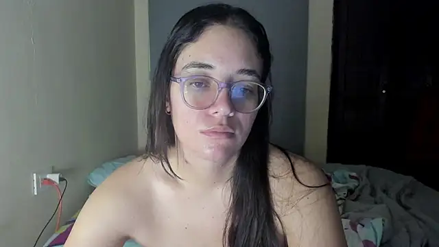 Snapshot of atenas_05_ chatting on 06-27-26, 09:26 atenas 05 online show from 06-27-26, 09:26
