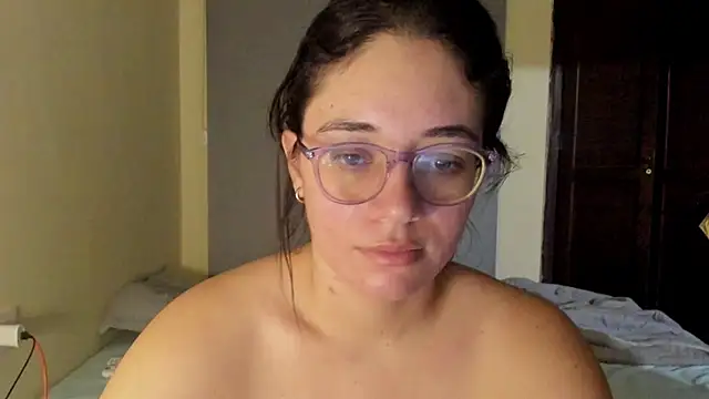 Snapshot of atenas_05_ chatting on 06-26-26, 09:26 atenas 05 online show from 06-26-26, 09:26