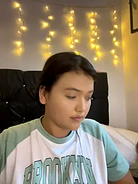 Snapshot of alisson_carolina73 chatting on 11-22-25, 10:19 alisson carolina73 online show from 11-22-25, 10:19