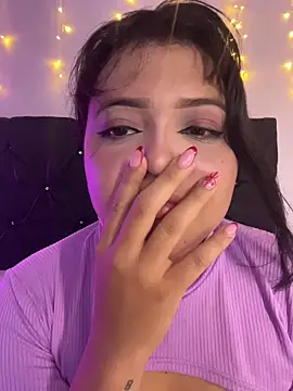 Snapshot of alisson_carolina73 chatting on 12-19-25, 03:54 alisson carolina73 online show from 12-19-25, 03:54