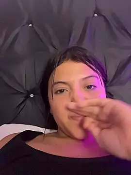 Snapshot of alisson_carolina73 chatting on 02-08-26, 11:35 alisson carolina73 online show from 02-08-26, 11:35