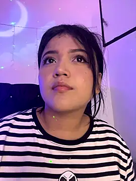 Snapshot of alisson_carolina73 chatting on 11-21-25, 11:59 alisson carolina73 online show from 11-21-25, 11:59