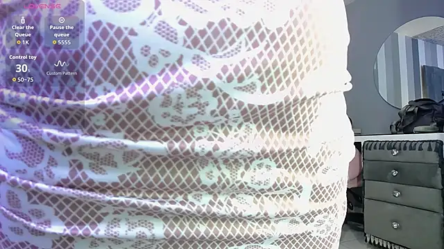 Julianewell online show from 03-11-26, 12:43