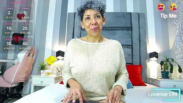 Julianewell online show from 03-13-25, 01:07