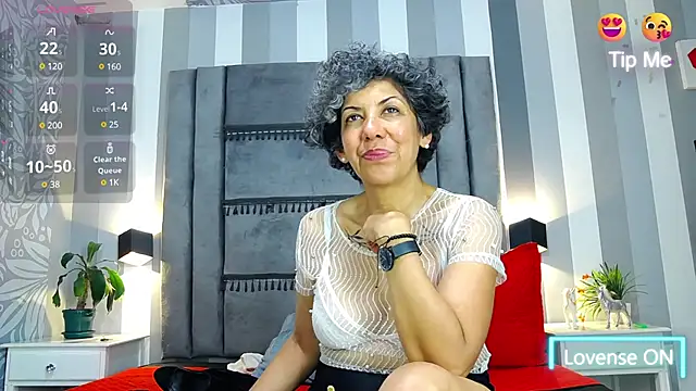 Julianewell online show from 02-22-25, 07:03