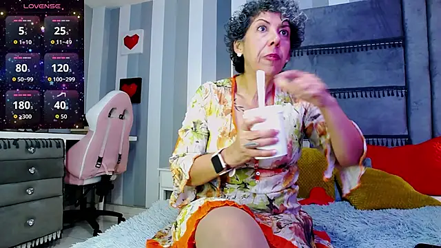 Julianewell online show from 04-01-26, 12:39