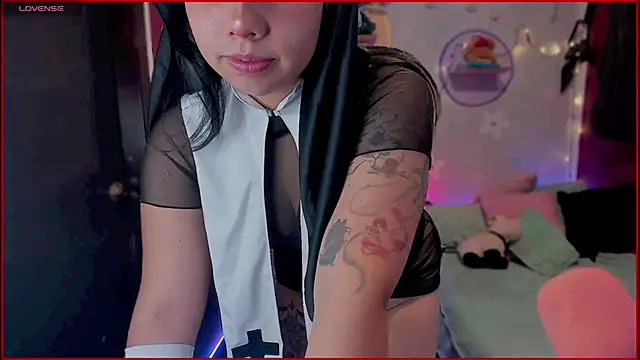 kiki cavilll online show from 10-11-25, 02:18