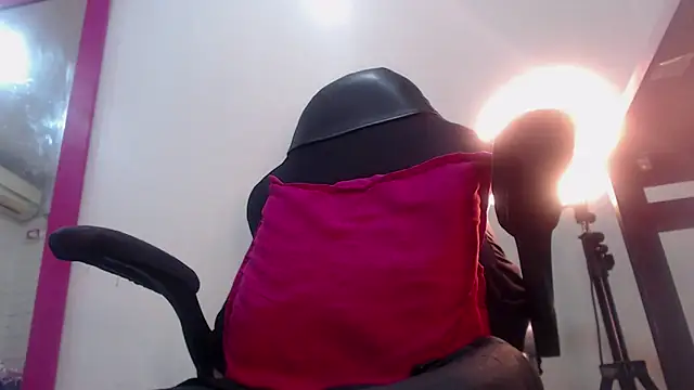 DirtyNaughXX online show from 10-10-25, 03:13