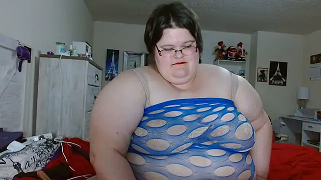 Snapshot of ChristineLusst chatting on 02-12-25, 12:44 ChristineLusst online show from 02-12-25, 12:44