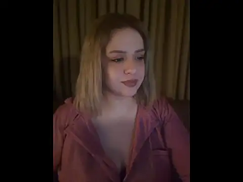 Snapshot of cansuozell chatting on 06-18-26, 07:19 cansuozell online show from 06-18-26, 07:19