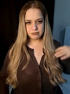 cansuozell online show from 10-10-25, 05:47