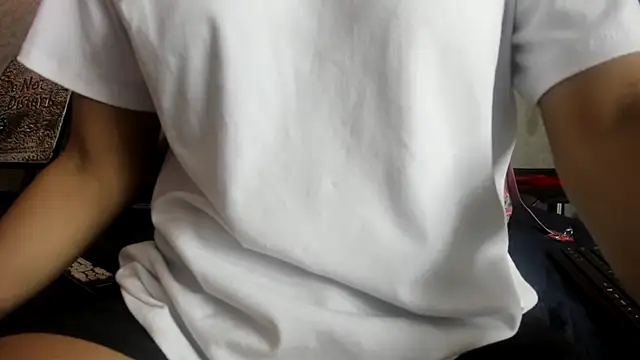 KOURTNEY-- online show from 10-16-25, 02:20