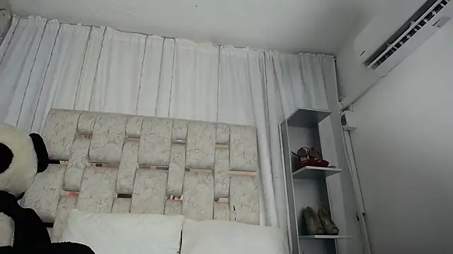 KOURTNEY-- online show from 09-22-25, 01:55