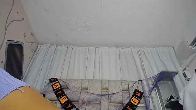 KOURTNEY-- online show from 10-24-25, 02:32