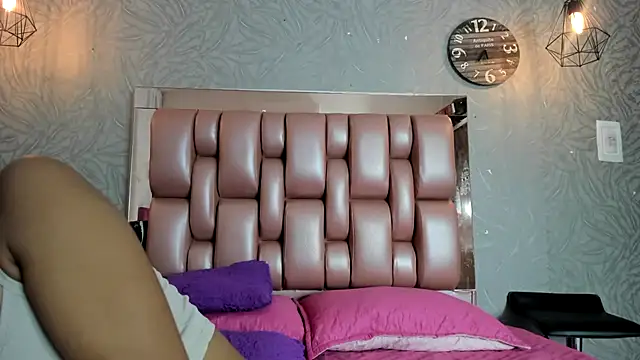 KOURTNEY-- online show from 12-03-25, 02:34