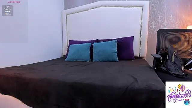  Peach1  online show from 10-10-25, 01:45