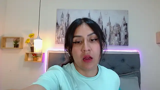 mia aira online show from 09-29-25, 03:06