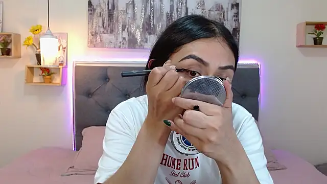 mia aira online show from 09-15-25, 03:34