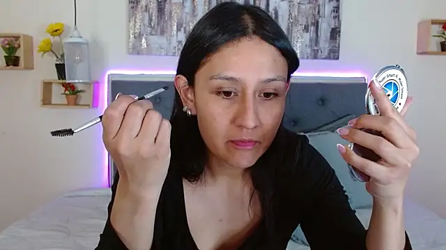 mia aira online show from 09-27-25, 02:34