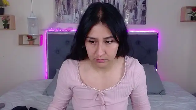 mia aira online show from 10-24-25, 03:11