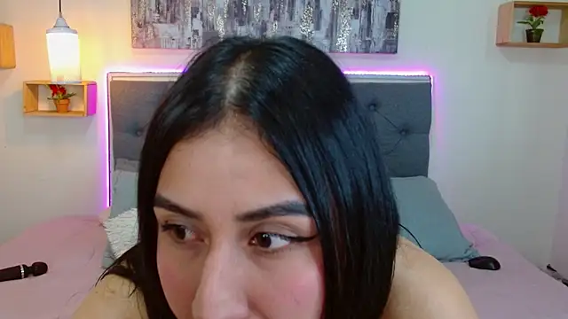 mia aira online show from 11-20-25, 03:45