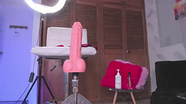 zoe backer online show from 10-18-25, 10:50