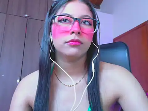 Snapshot of _ALLYSON18_ chatting on 06-30-26, 12:05 ALLYSON18 online show from 06-30-26, 12:05