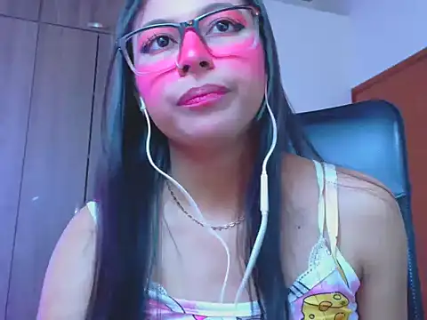 Snapshot of _ALLYSON18_ chatting on 06-03-26, 02:33 ALLYSON18 online show from 06-03-26, 02:33