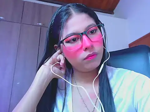 Snapshot of _ALLYSON18_ chatting on 06-05-26, 12:00 ALLYSON18 online show from 06-05-26, 12:00