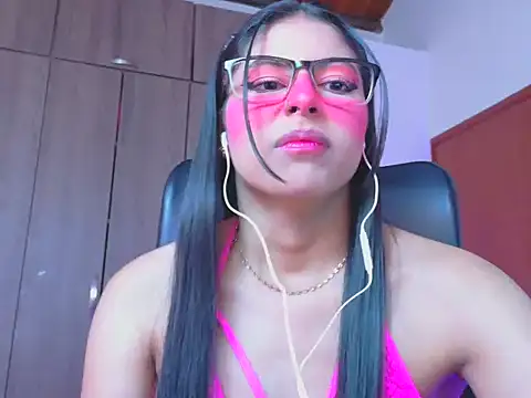 Snapshot of _ALLYSON18_ chatting on 06-18-26, 11:37 ALLYSON18 online show from 06-18-26, 11:37
