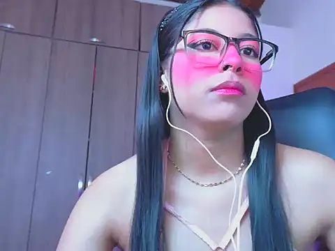 Snapshot of _ALLYSON18_ chatting on 06-12-26, 11:41 ALLYSON18 online show from 06-12-26, 11:41