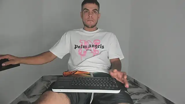 mikee scooth online show from 11-17-25, 05:50