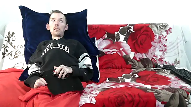 Sophia and Thomas online show from 12-17-25, 09:53