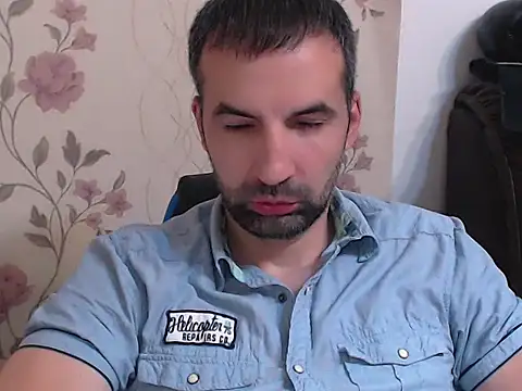 Snapshot of Leo_1617 chatting on 07-12-26, 07:47 Leo 1617 online show from 07-12-26, 07:47