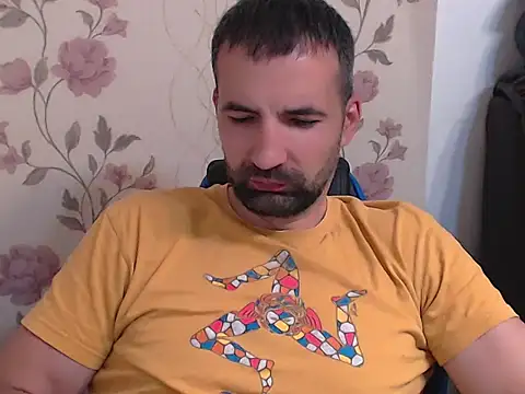 Snapshot of Leo_1617 chatting on 06-14-26, 05:14 Leo 1617 online show from 06-14-26, 05:14