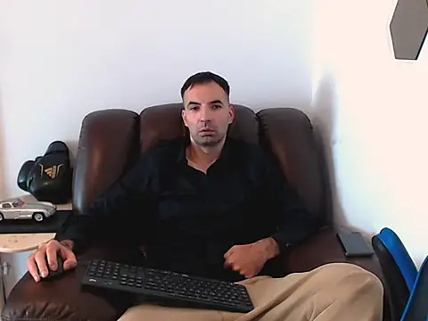 Leo 1617 online show from 10-10-25, 10:27