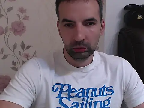 Snapshot of Leo_1617 chatting on 06-20-26, 10:20 Leo 1617 online show from 06-20-26, 10:20
