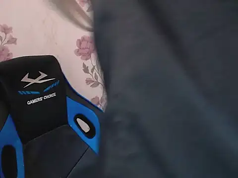 Leo 1617 online show from 10-24-25, 03:00