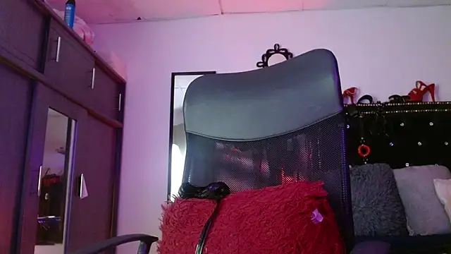 SamaraMartinez online show from 11-18-25, 11:02