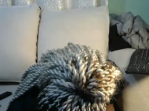 Caryyyl online show from 12-18-25, 07:13