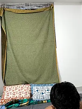 Snapshot of Mr-Ms-Indian-Sex chatting on 09-10-25, 01:21 Mr-Ms-Indian-Sex online show from 09-10-25, 01:21