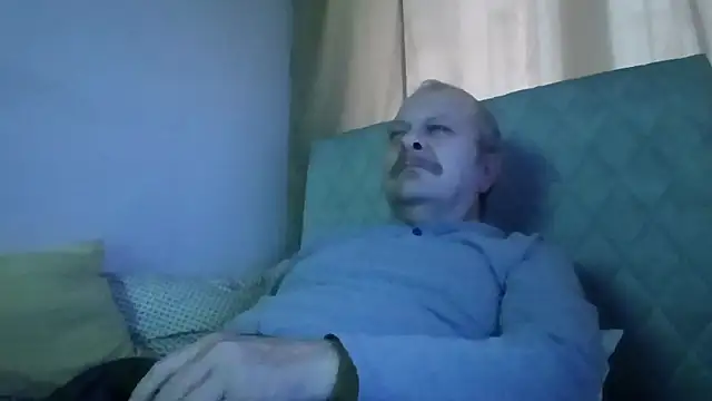 amylrmm1903 online show from 11-11-25, 12:44