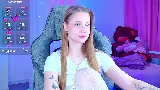 Snapshot of CuteMousee chatting on 02-10-26, 05:50 CuteMousee online show from 02-10-26, 05:50