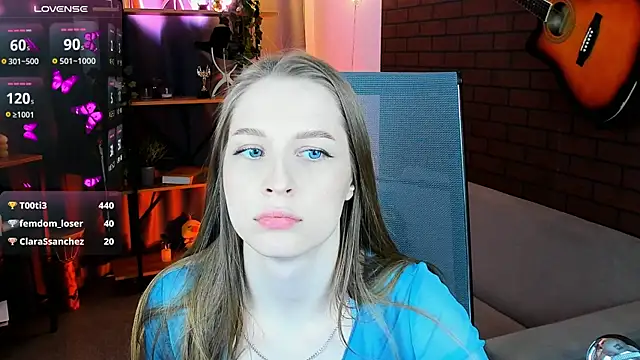 Snapshot of CuteMousee chatting on 02-26-25, 06:04 CuteMousee online show from 02-26-25, 06:04