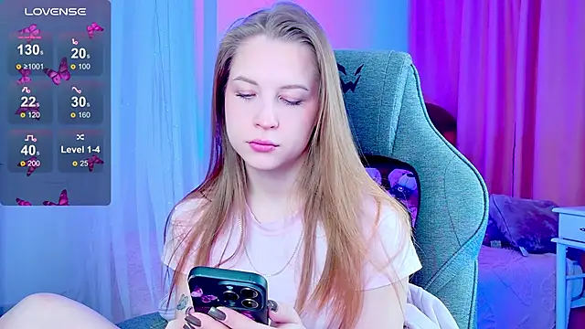 Snapshot of CuteMousee chatting on 02-26-26, 06:02 CuteMousee online show from 02-26-26, 06:02