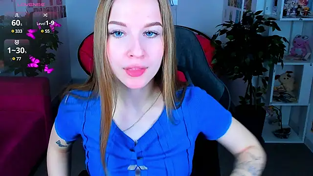 Snapshot of CuteMousee chatting on 01-11-25, 02:52 CuteMousee online show from 01-11-25, 02:52