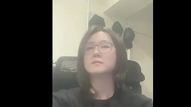 Snapshot of mel__mel chatting on 10-28-25, 07:51 mel mel online show from 10-28-25, 07:51