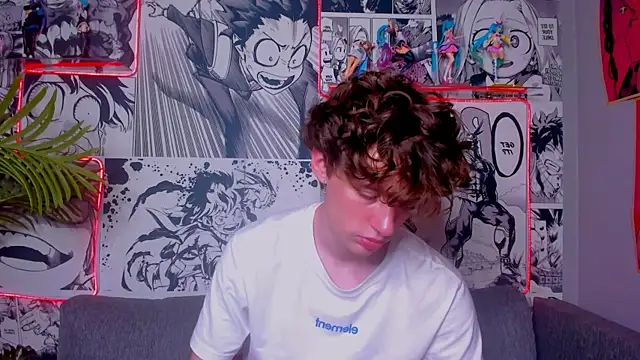 Snapshot of LukeSweet chatting on 07-12-26, 01:45 LukeSweet online show from 07-12-26, 01:45