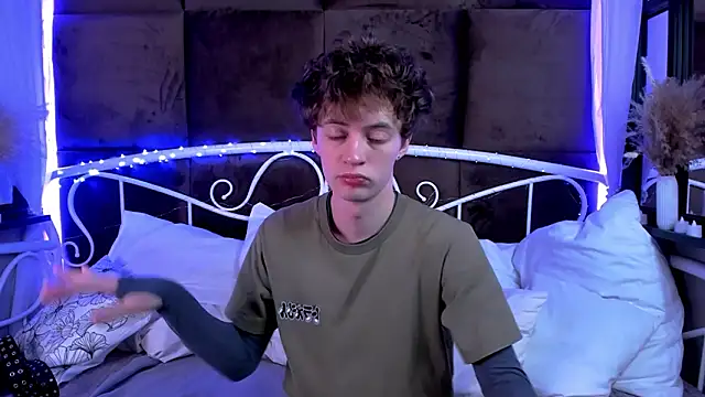 LukeSweet online show from 02-10-26, 09:41