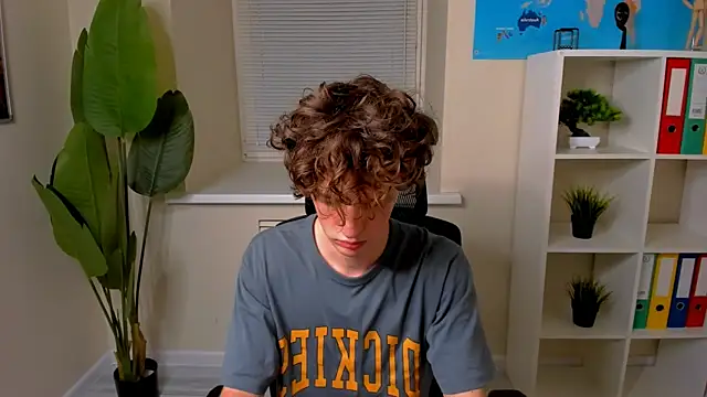 Snapshot of LukeSweet chatting on 07-14-26, 01:06 LukeSweet online show from 07-14-26, 01:06